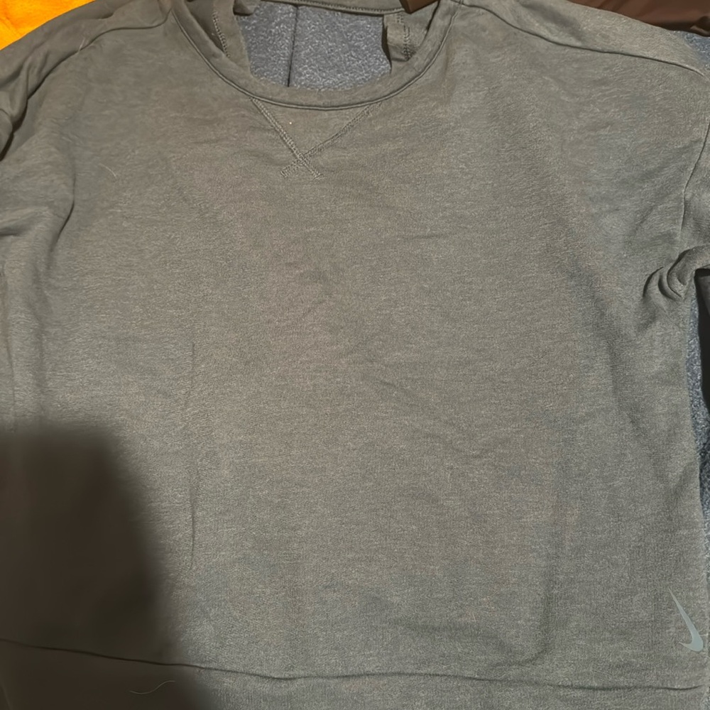 Nike top